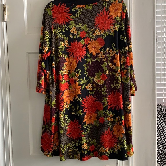 Slinky Brand Medium Cardigan - Picture 7 of 7